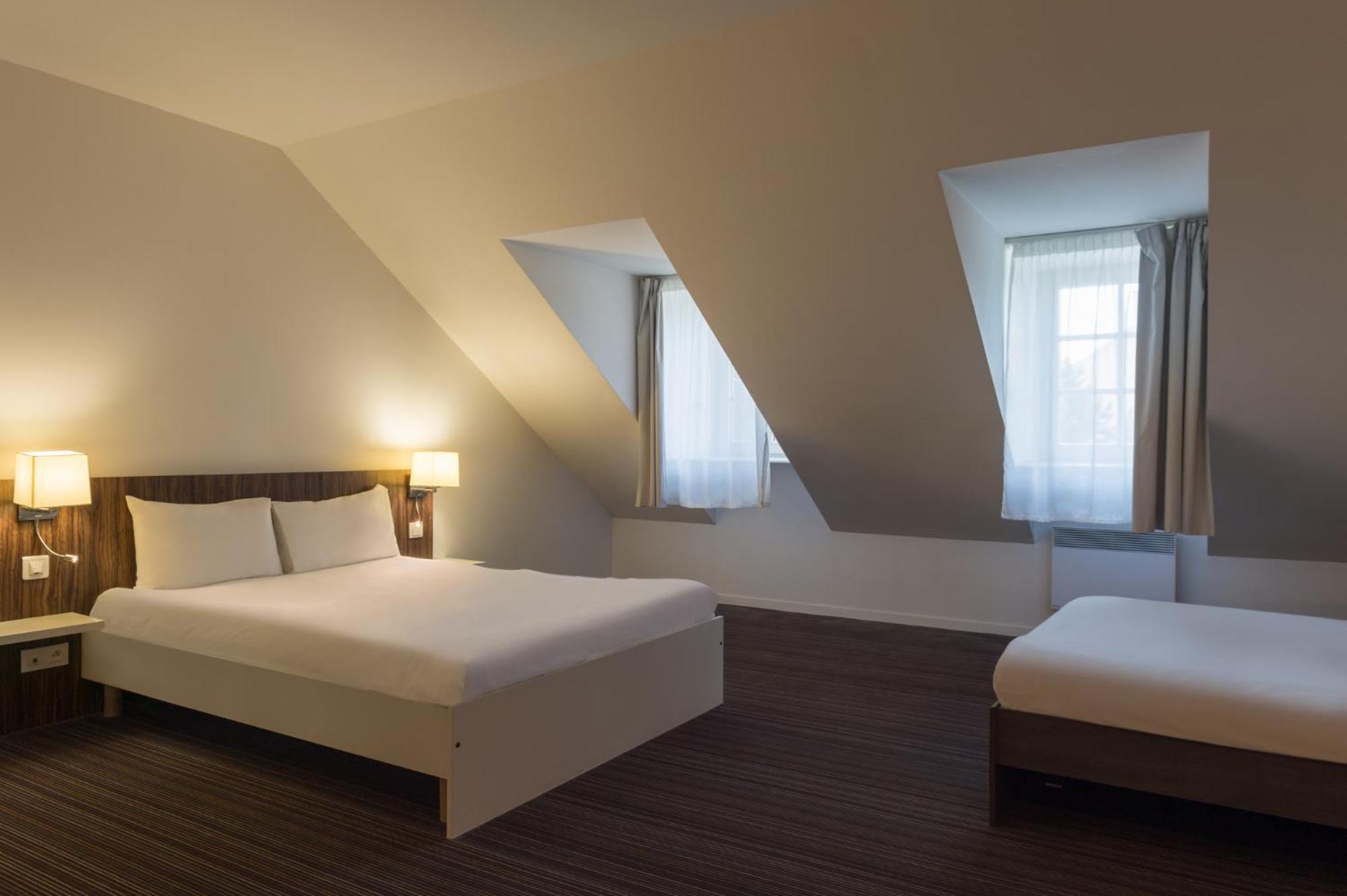 The Originals City, Hotel Le Coeur D'Or, Sedan Est Douzy Zewnętrze zdjęcie